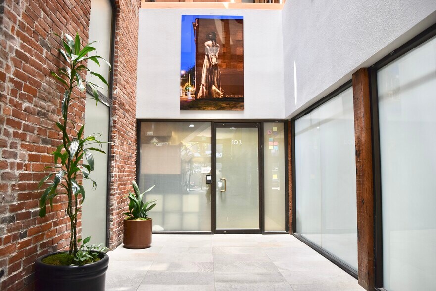 521 SW 11th, Portland, OR à louer - Photo du bâtiment - Image 3 de 35