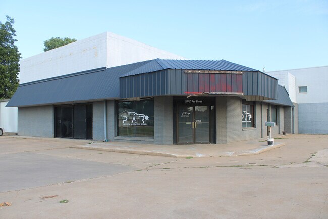 Plus de détails pour 320 S Van Buren St, Enid, OK - Commerce de détail à louer