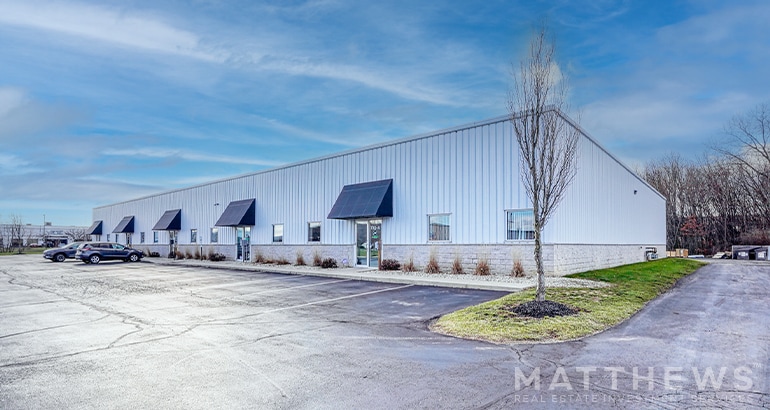 735 Cross Pointe Rd, Gahanna, OH for lease - Building Photo - Image 1 of 3