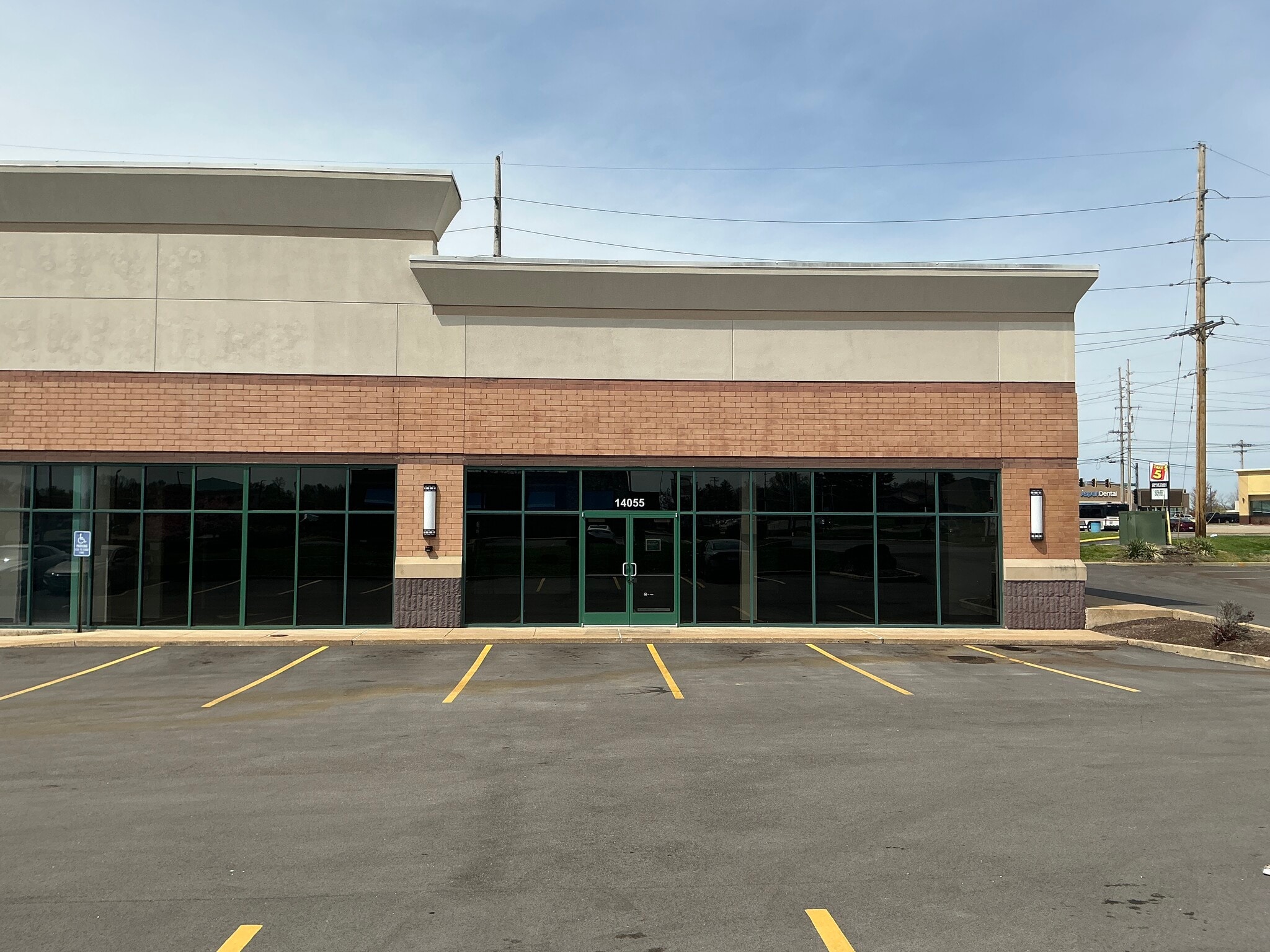 13915-14059 New Halls Ferry Rd, Florissant, MO for lease Building Photo- Image 1 of 1