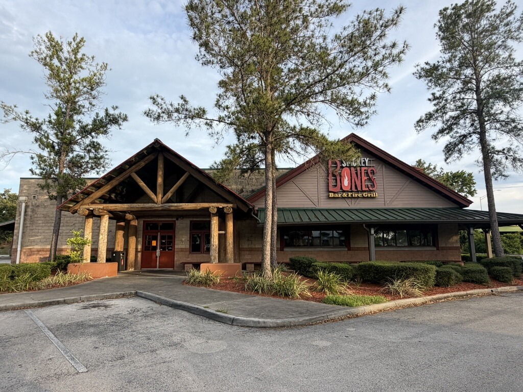 303 N Alafaya Trl, Orlando, FL for lease Building Photo- Image 1 of 6