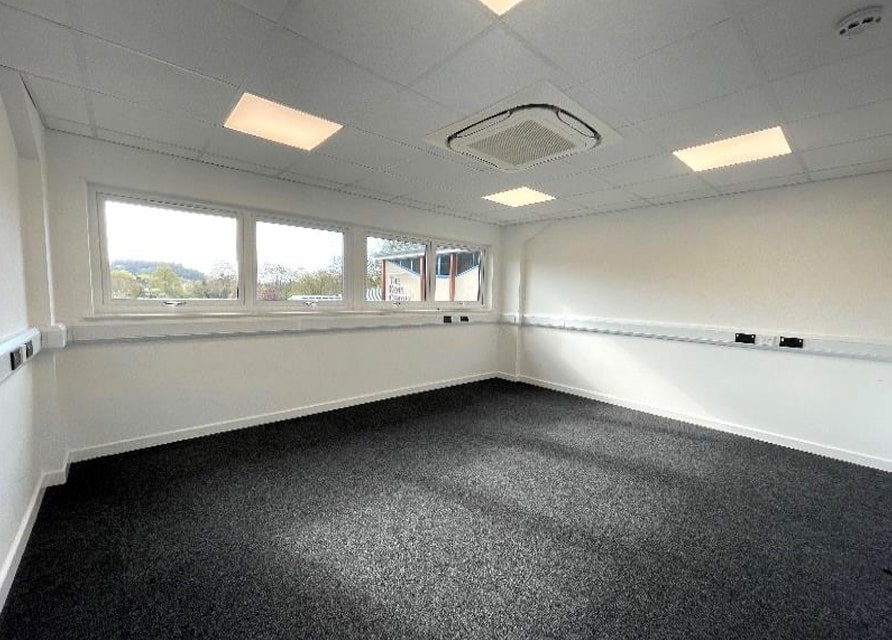 Partridge House, Kennford for lease Interior Photo- Image 1 of 3