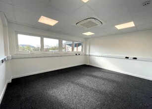 Partridge House, Kennford for lease Interior Photo- Image 1 of 3