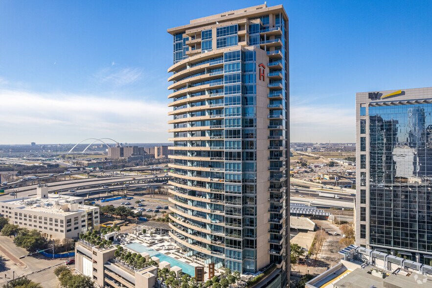 2200 Victory Ave, Dallas, TX for lease - Building Photo - Image 3 of 16