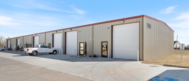 Plus de détails pour 9315 W Reno Ave, Oklahoma City, OK - Local d'activités à louer