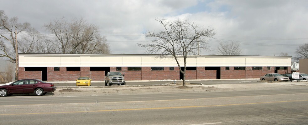 1404-1412 Eureka Rd, Wyandotte, MI à louer - Photo du bâtiment - Image 2 de 12