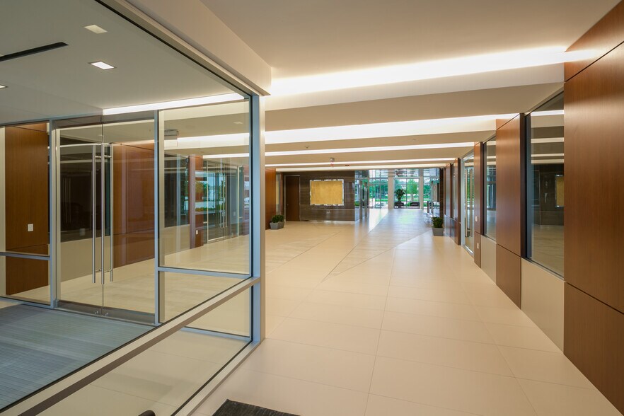 25700 Interstate 45, Spring, TX à louer - Photo intérieure - Image 3 de 16