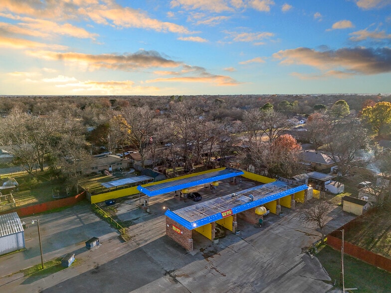 805 Poindexter Ave, Cleburne, TX for sale - Building Photo - Image 3 of 47