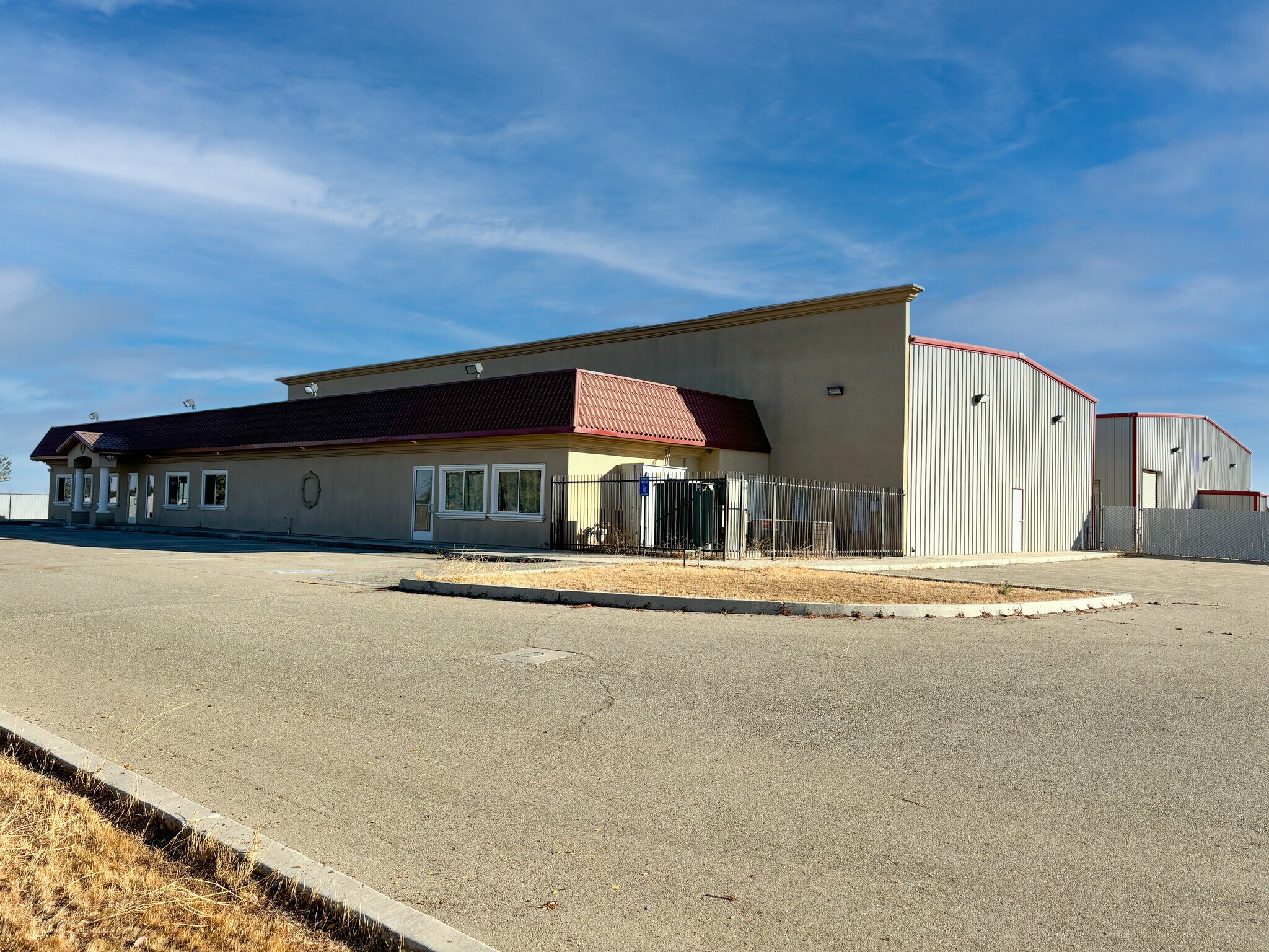 1351 E Ash Ave, Shafter, CA à vendre Photo principale- Image 1 de 7