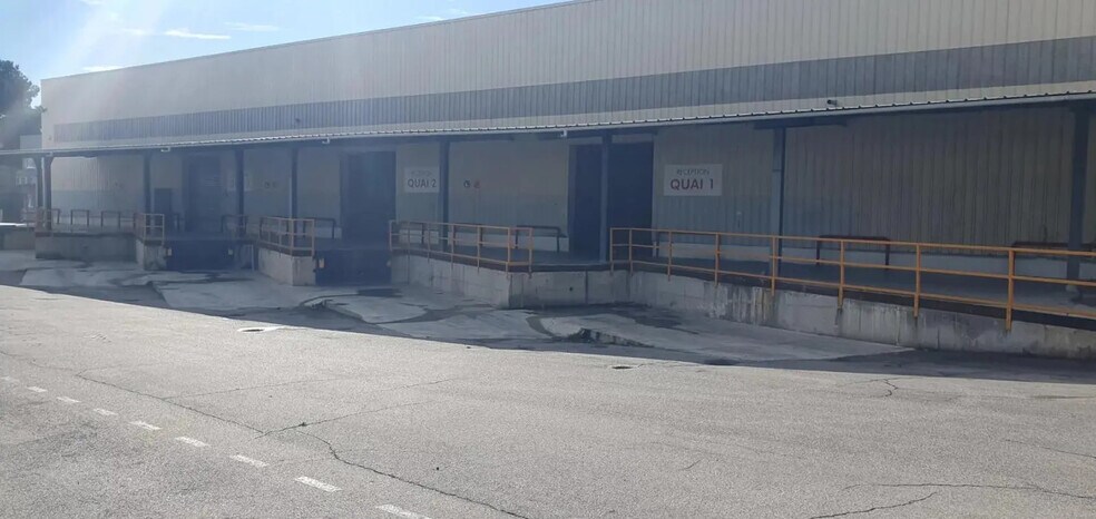 Industriel dans Vitrolles à vendre - Photo du bâtiment - Image 3 de 5