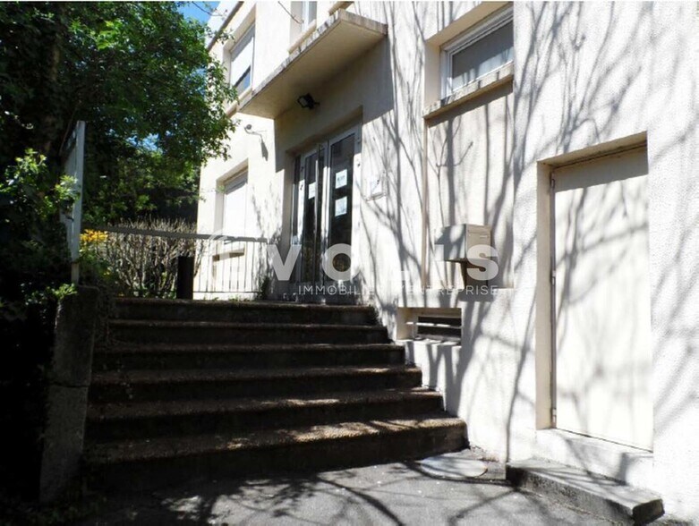22 Rue Camille Roy, Lyon à vendre - Photo du bâtiment - Image 1 de 12