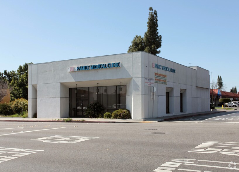 5953 Atlantic Blvd, Maywood, CA à louer - Photo du bâtiment - Image 2 de 9