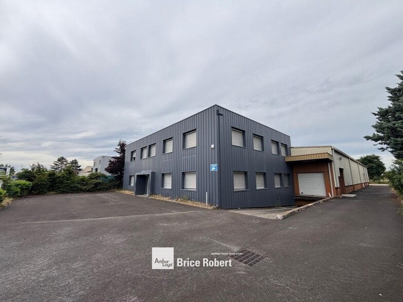 21 Rue Lavoisier, Chassieu à louer - Photo du bâtiment - Image 1 de 8