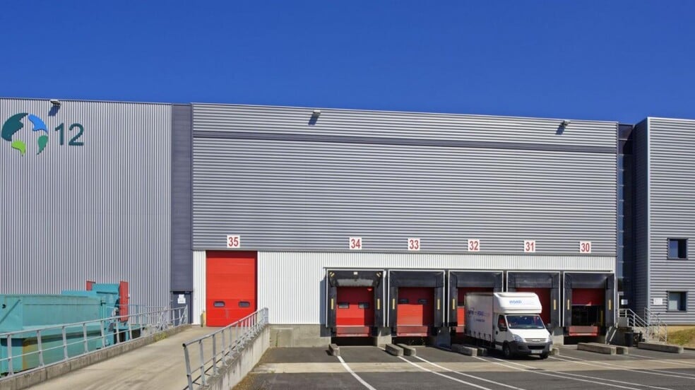 Industrial in Mitry-Mory for lease - Building Photo - Image 1 of 7