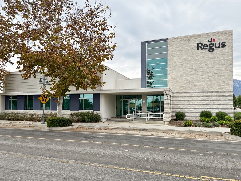 980 W 6th St, Ontario, CA à louer - Photo du bâtiment - Image 3 de 21