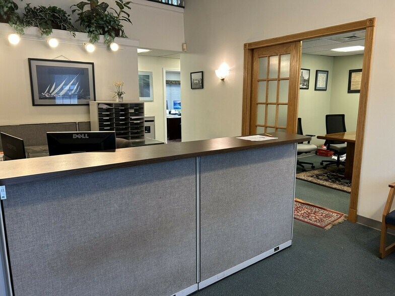 475 School St, Marshfield, MA à louer - Photo intérieure - Image 3 de 17