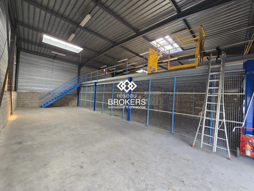 Industrial in SAINT-OUEN-L'AUMONE for lease Interior Photo- Image 1 of 4