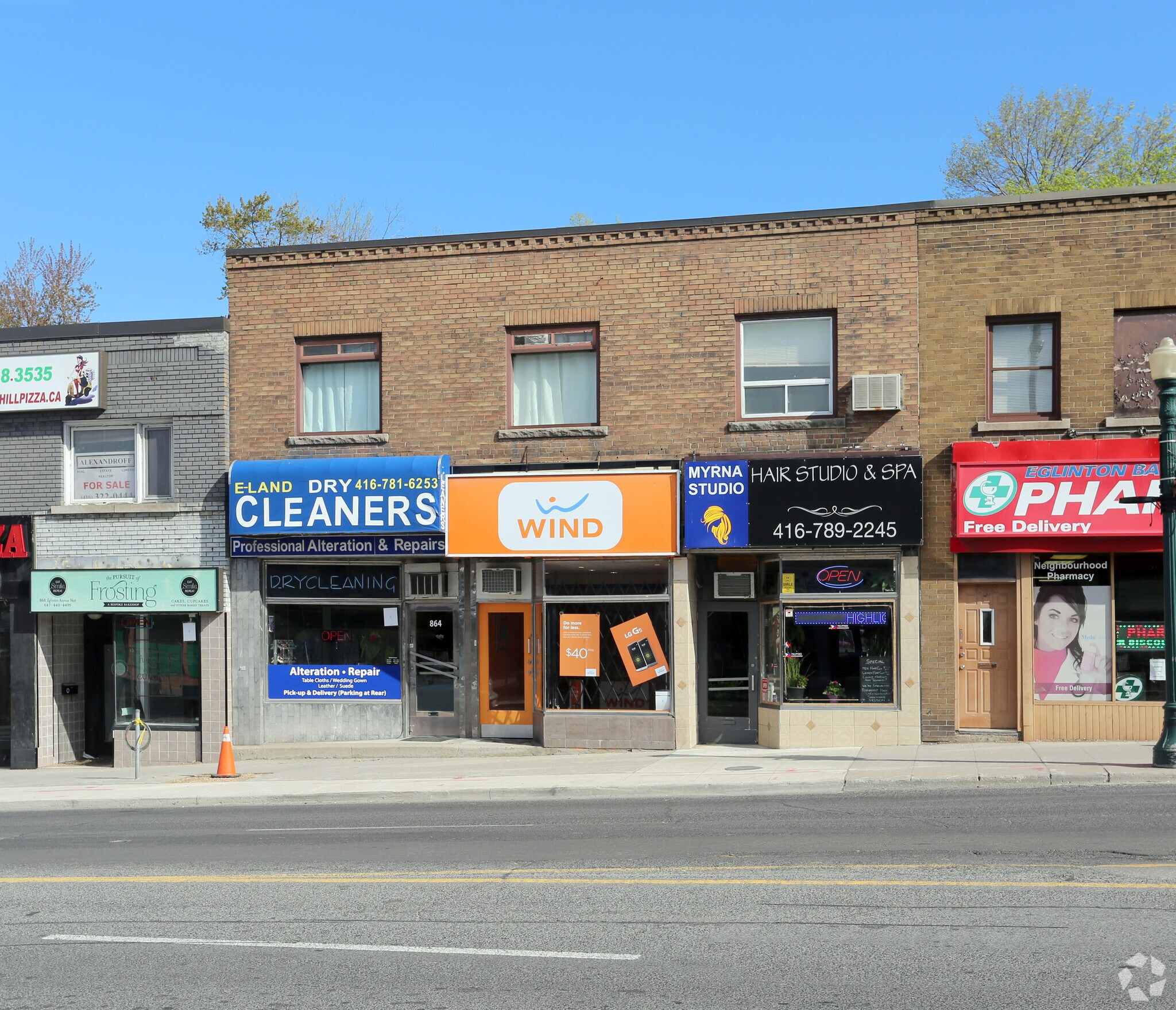 860-864 Eglinton Ave W, Toronto, ON à vendre Photo principale- Image 1 de 1