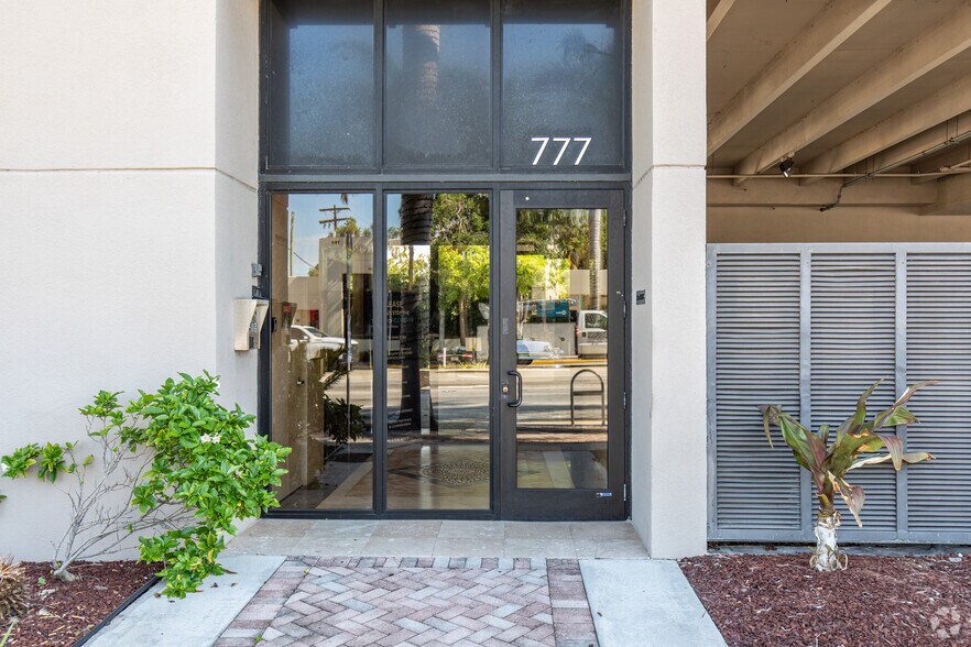 777 W 41st St, Miami Beach, FL à louer - Photo du bâtiment - Image 2 de 6