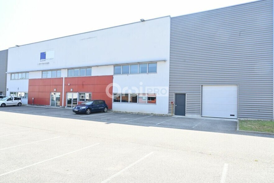 50 Rue Jean Zay, Saint-Priest for lease - Building Photo - Image 2 of 82
