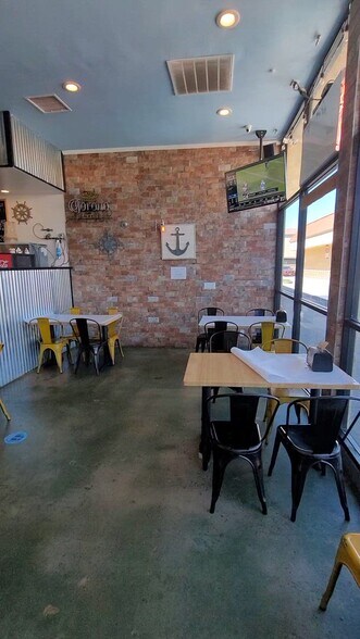 21001-21015 Sherman Way, Canoga Park, CA à louer - Vidéo sur l’inscription commerciale - Image 2 de 7