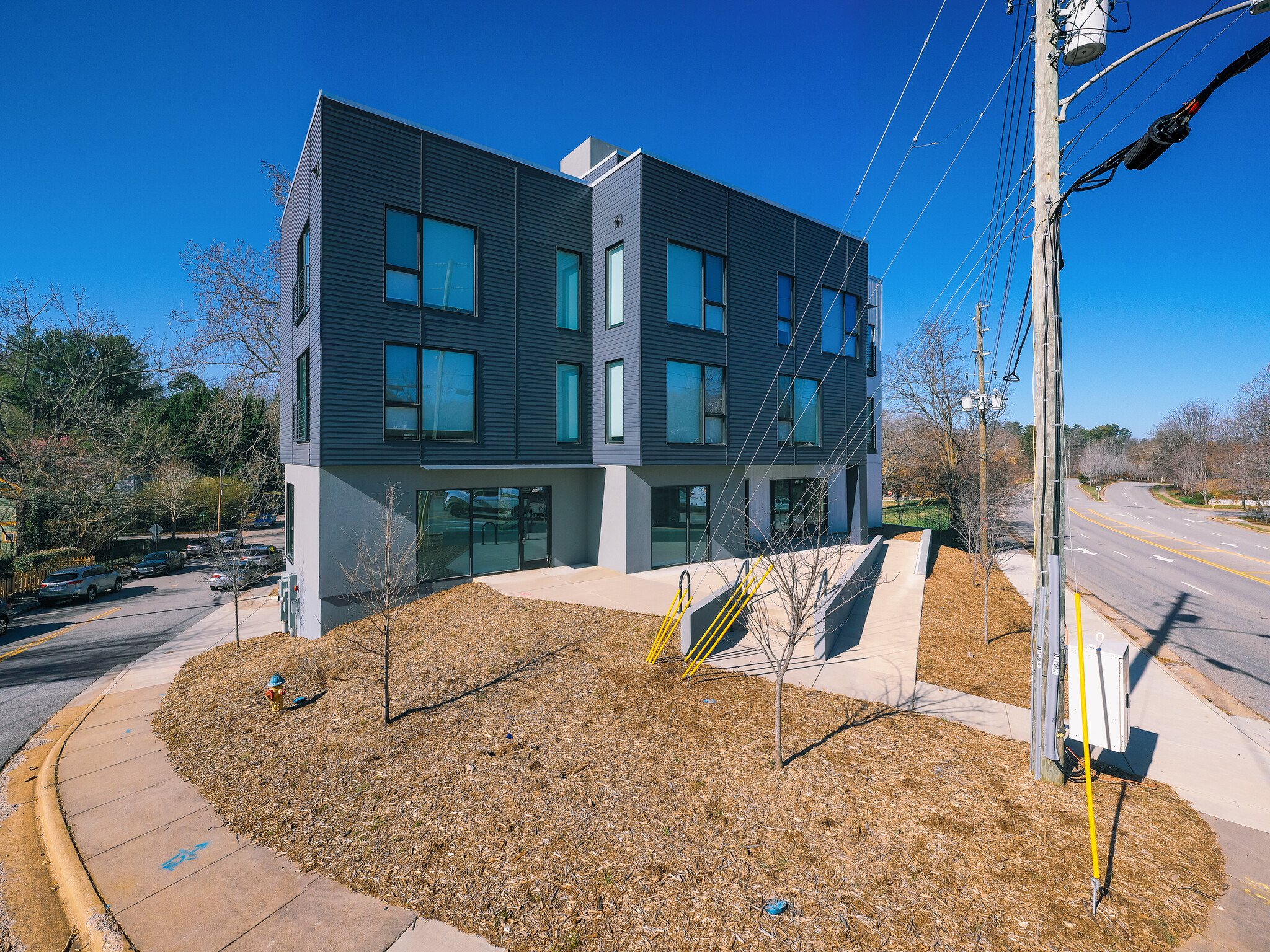 323 Broadway St, Asheville, NC for lease Building Photo- Image 1 of 20