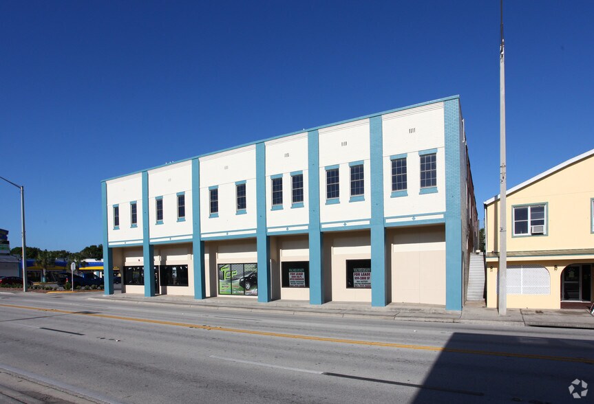 801 8th Ave W, Palmetto, FL à louer - Photo du bâtiment - Image 2 de 24