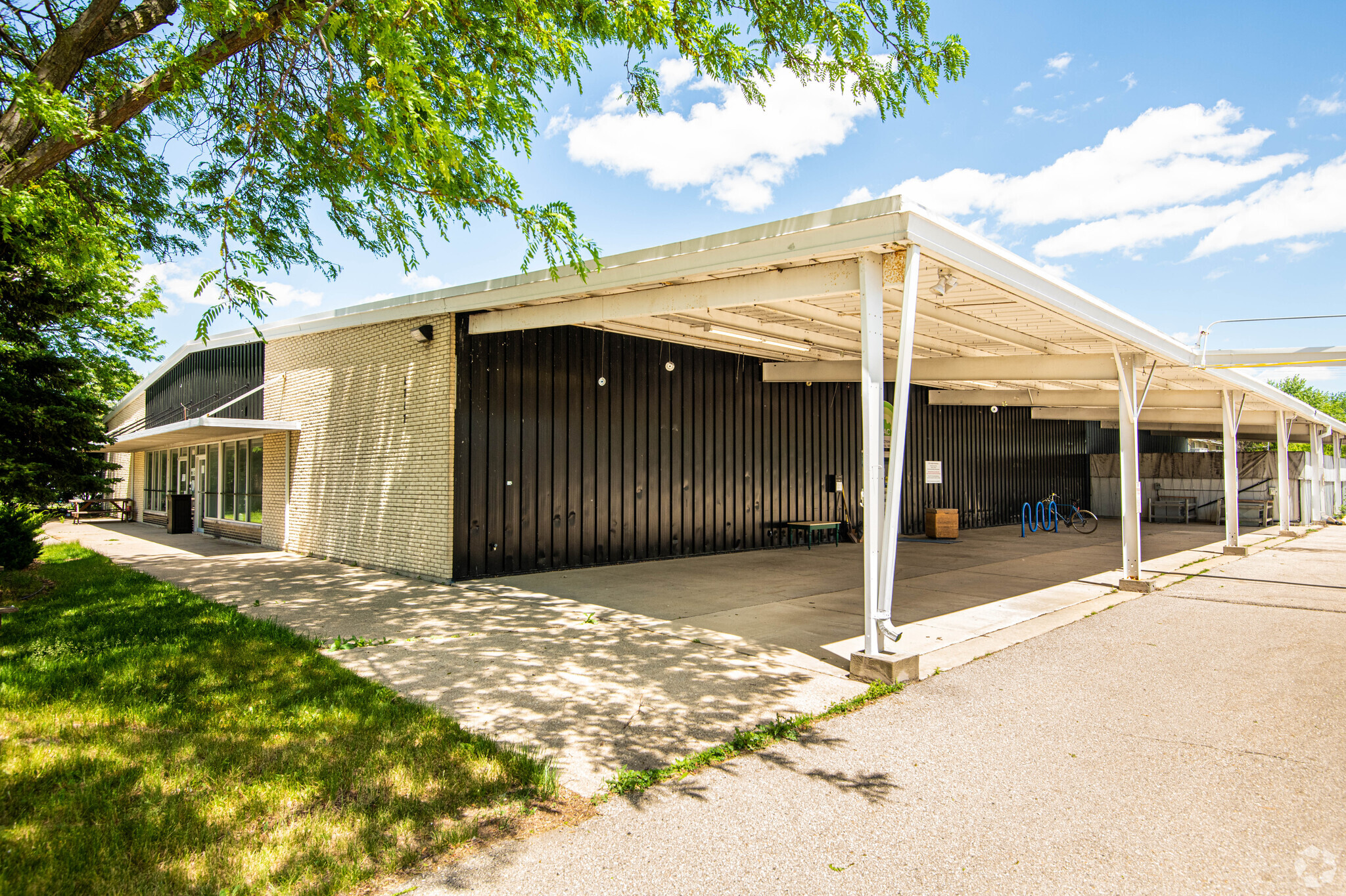 1717 N Stoughton Rd, Madison, WI for sale Building Photo- Image 1 of 1