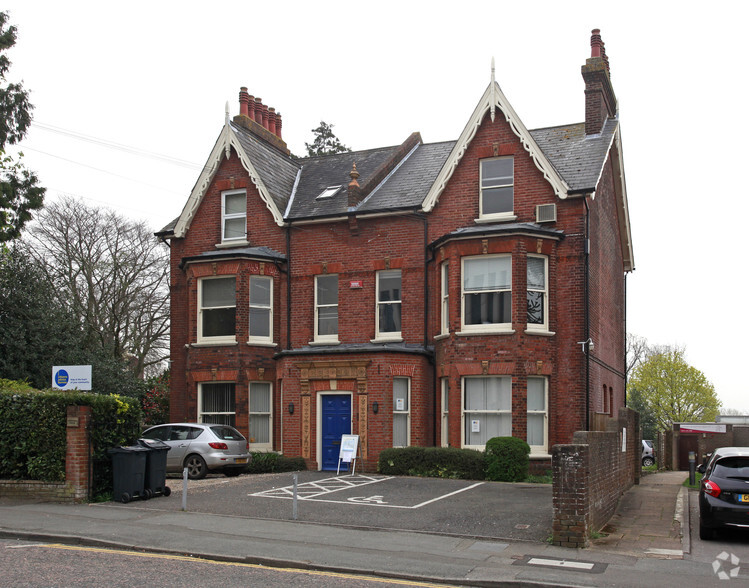 Church Rd, Ashford à louer - Photo principale - Image 1 de 2