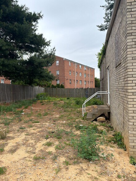 5855 Ager Rd, Hyattsville, MD à louer - Photo du bâtiment - Image 3 de 15