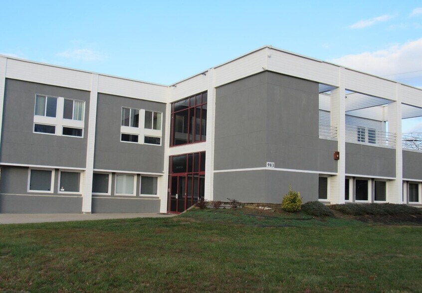 981 State Route 33 W, Monroe Township, NJ à louer - Photo du bâtiment - Image 2 de 4