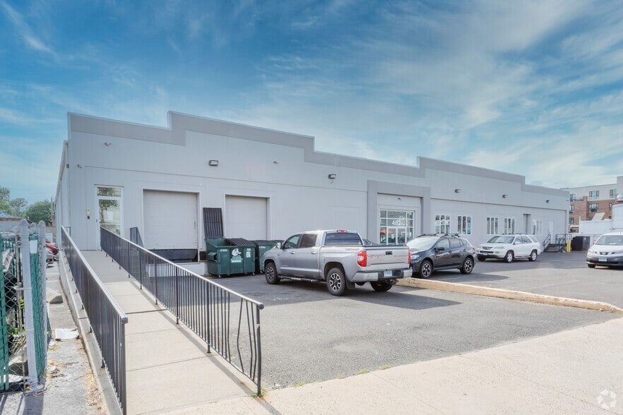 482 Glenbrook Rd, Stamford, CT for lease - Building Photo - Image 2 of 6