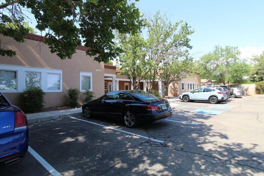 2632 Mesilla St NE, Albuquerque, NM à louer - Photo du bâtiment - Image 2 de 5