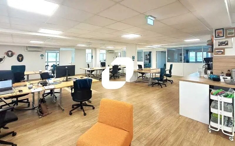 Office in Bordeaux for lease Building Photo- Image 1 of 10