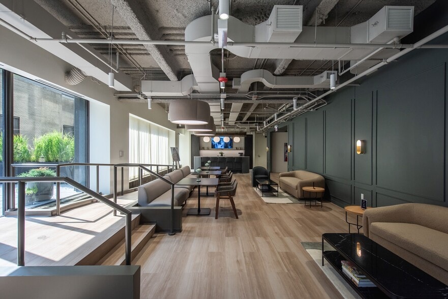 33 N Dearborn St, Chicago, IL for lease - Building Photo - Image 2 of 11