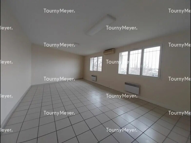 Office in Tournefeuille for lease - Interior Photo - Image 3 of 5