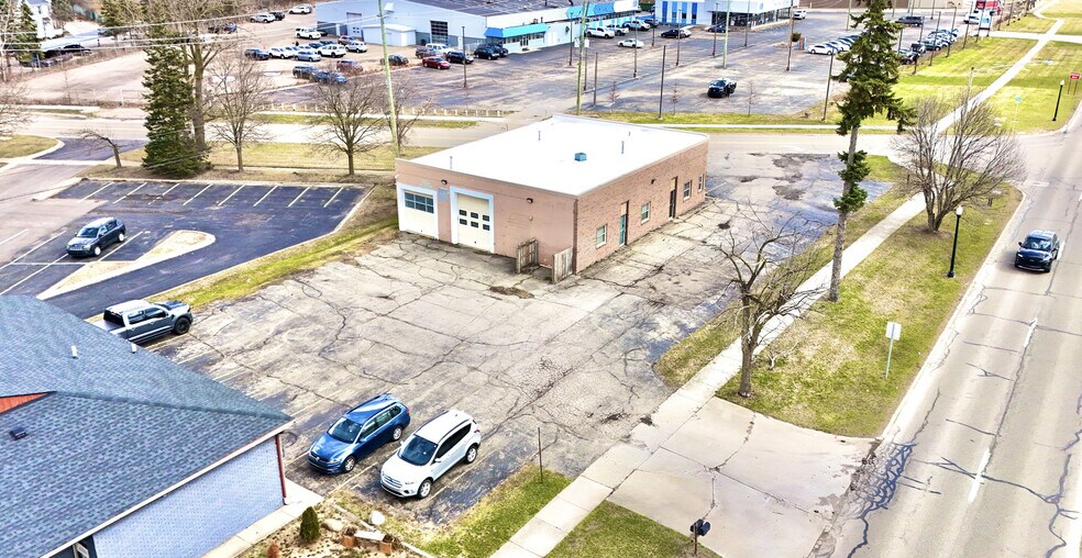 30400 Grand River Ave, Farmington Hills, MI à vendre - Aérien - Image 2 de 3