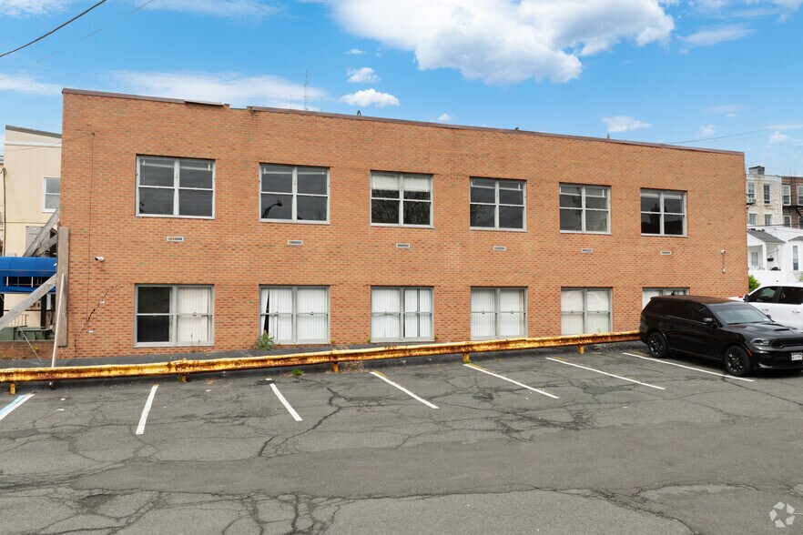 69 Lydecker St, Nyack, NY à louer - Photo du bâtiment - Image 2 de 11