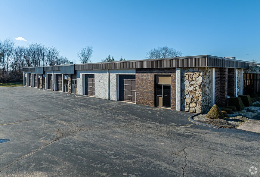 7 Industrial Dr, Ellington, CT à louer - Photo du bâtiment - Image 2 de 4