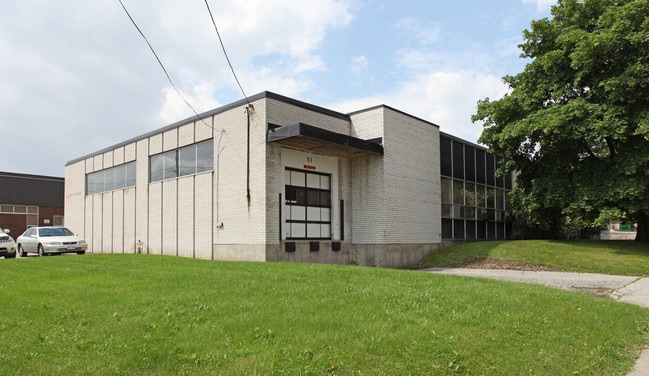 Plus de détails pour 91 Martin Ross Ave, Toronto, ON - Industriel à vendre