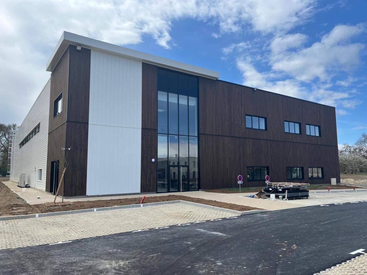 Flex in Ollainville for sale Building Photo- Image 1 of 8