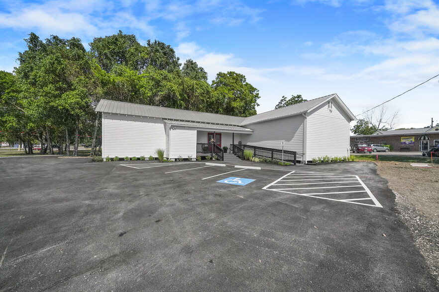 21012 Eva St, Montgomery, TX for sale - Building Photo - Image 1 of 28