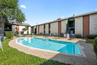 Plus de détails pour 1623 Aquarena Springs Dr, San Marcos, TX - Multi-résidentiel à vendre