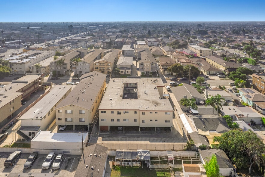 4055 W 129th St, Hawthorne, CA à vendre - Photo du bâtiment - Image 3 de 14