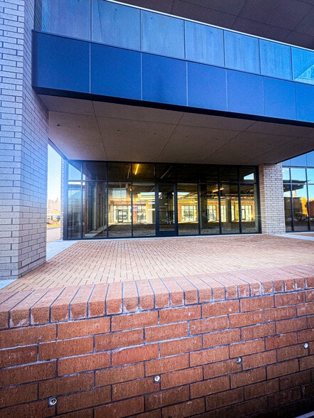 424 NW 10th St, Oklahoma City, OK à louer - Photo du bâtiment - Image 2 de 8