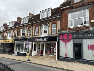 Plus de détails pour 8 Church Rd, Burgess Hill - Vente au détail à vendre