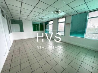 Plus de détails pour 1090 Rue René Descartes, Aix-en-Provence - Bureau à louer