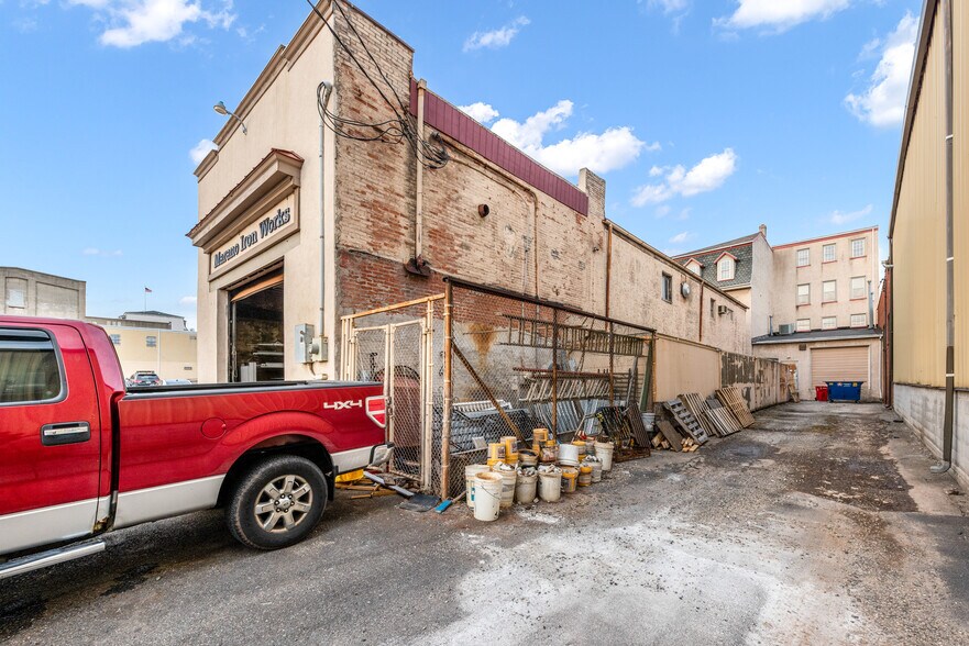 205 E Lafayette St, Norristown, PA for sale - Building Photo - Image 2 of 18