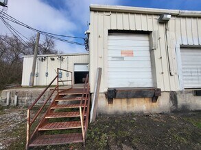 1090 S Neosho Blvd, Neosho, MO for lease Interior Photo- Image 1 of 5