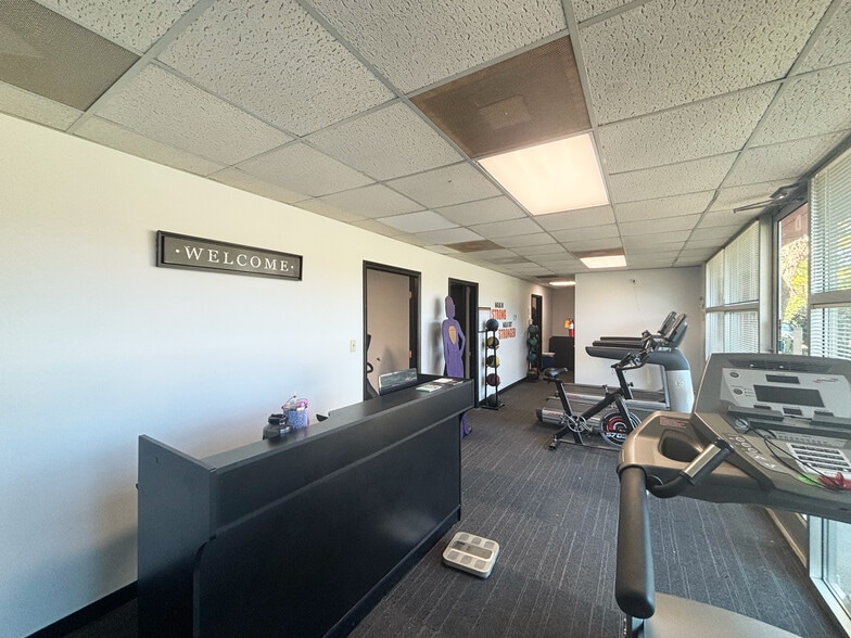 3650 Patterson Ave, Winston-Salem, NC à louer - Photo du bâtiment - Image 2 de 14